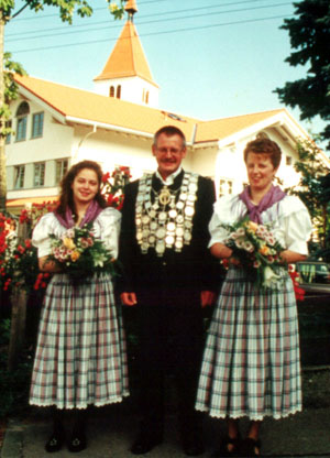 Gauschützenkönig 1998 Matthias Amann mit seinen Schützenlieseln