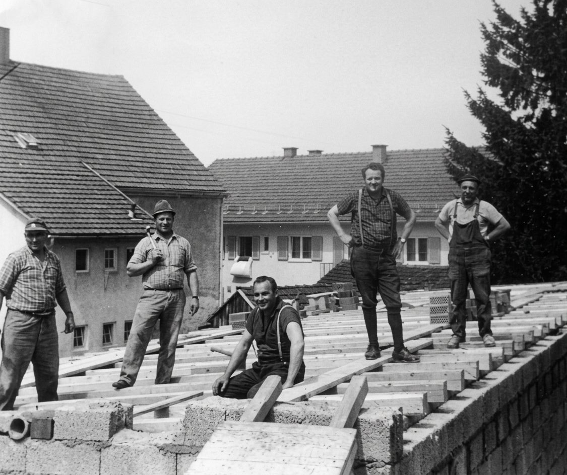 Schützenheimbau 1971: v.l. Ruppert Stromer, Anton Baier, Josef Weiser, Willibald Amann, Erich Pohl